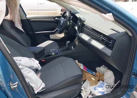 2025 Volkswagen Jetta 1.5T Se from USA, damaged, VIN 3VW7X7BU2SM034585